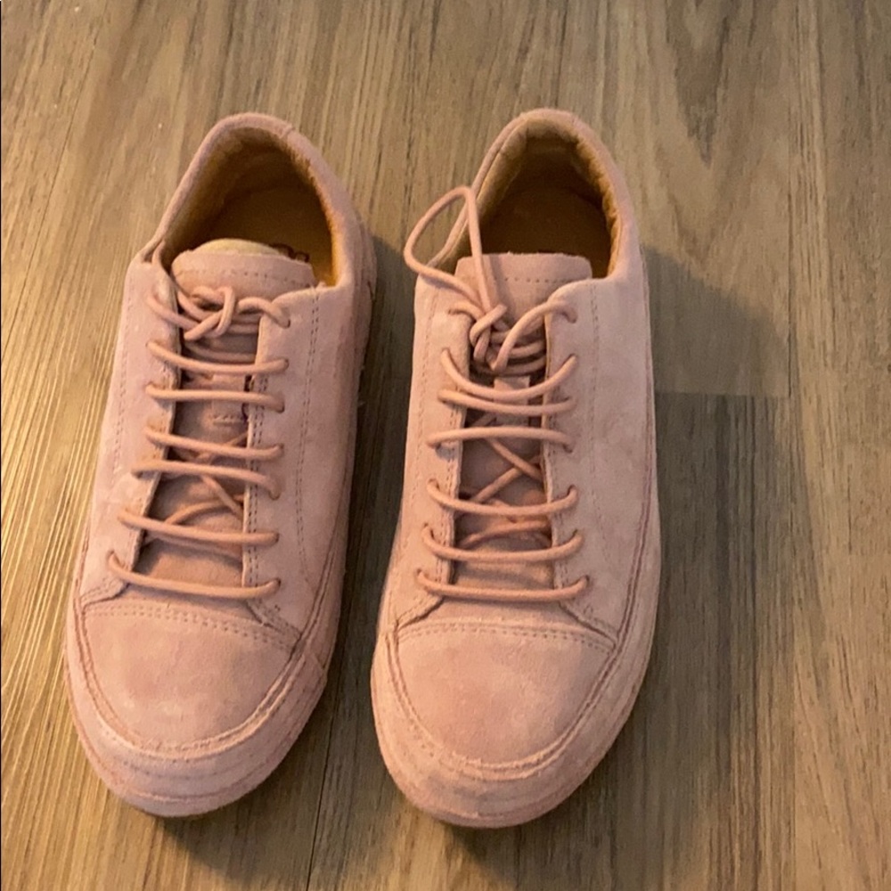 NIB pink mauve suede UGG shoes